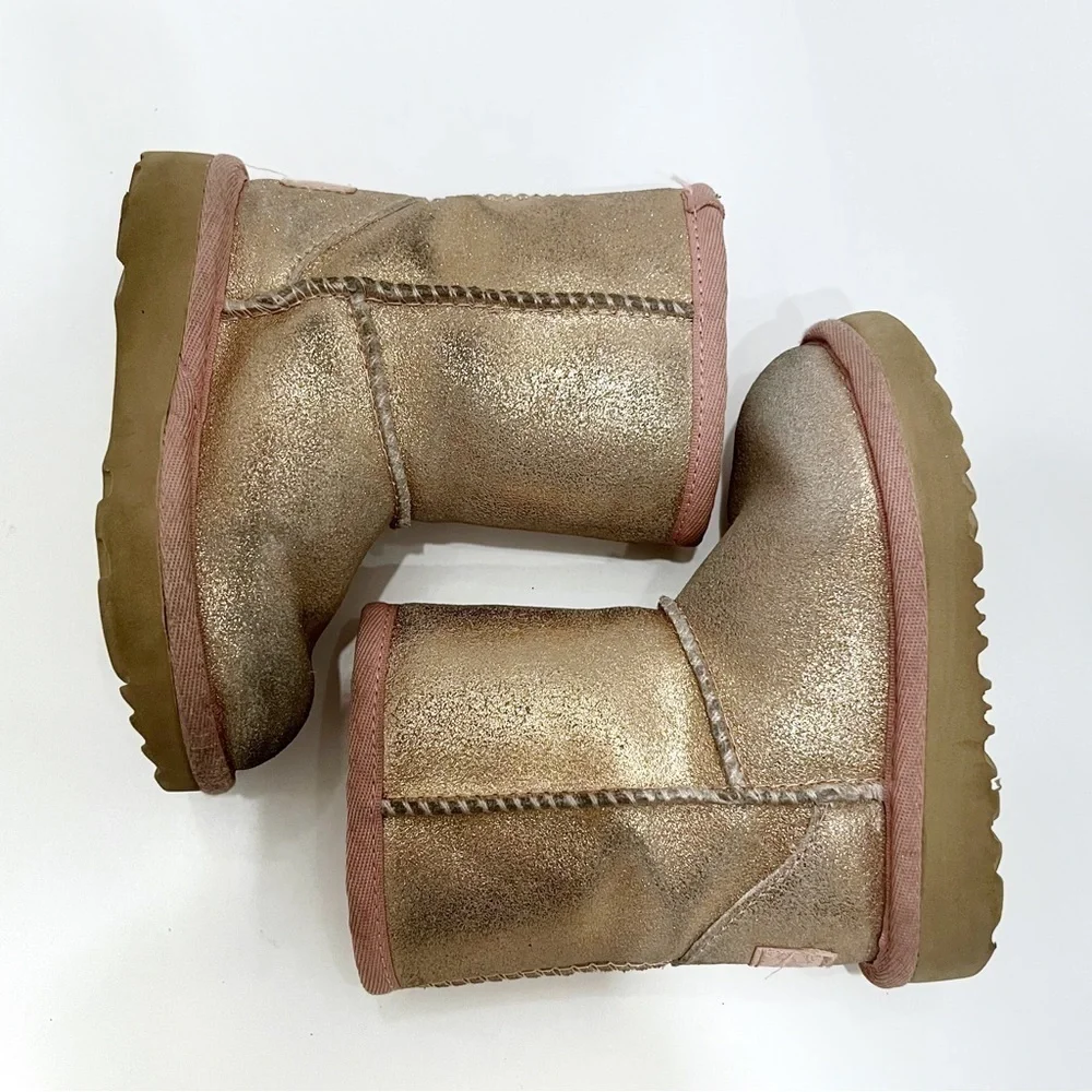 Ugg Kids Classic Short II Pink Rose Gold Glitter Boots Size 6
